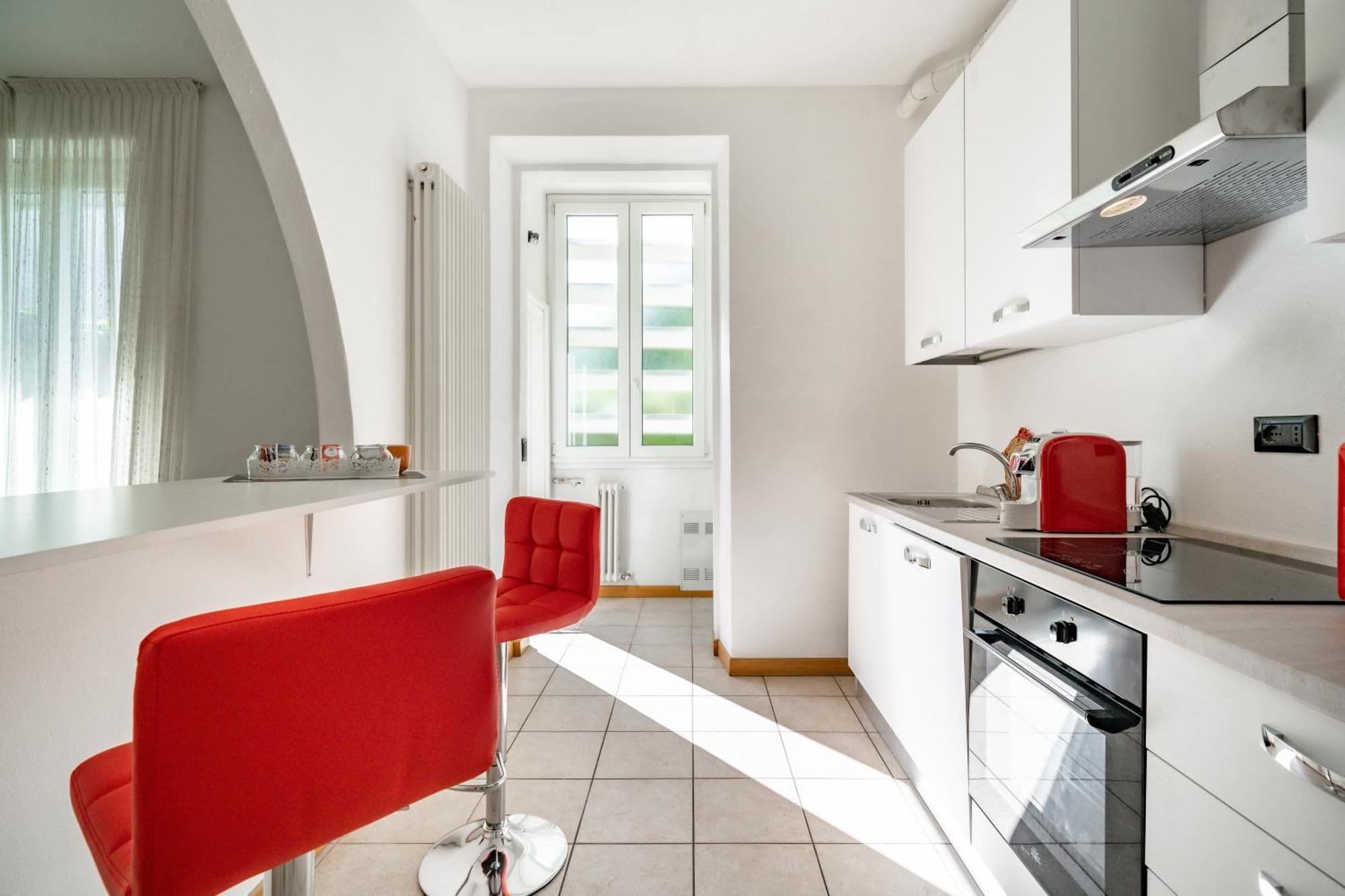 Dolce Teresa Apartment แมนเดลโล เดล ลาริโอ ภายนอก รูปภาพ
